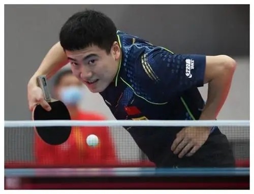 年轻前锋埃 年轻前锋埃